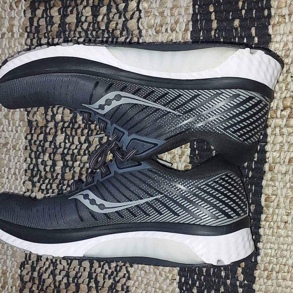 Saucony Power Run Guide 13 Shoes - Picture 4 of 8